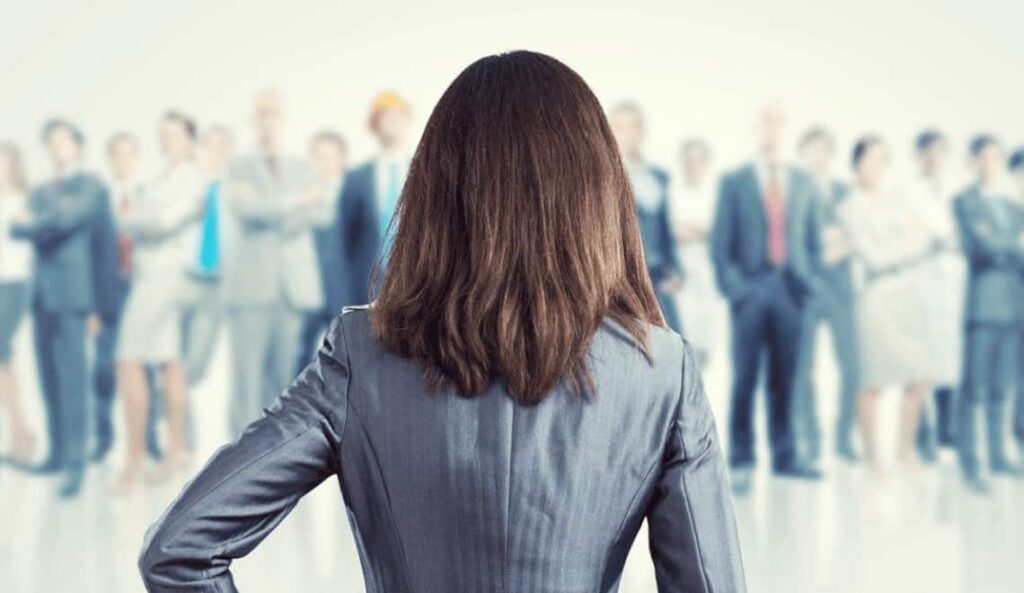 Por que as mulheres estão deixando as suas posições de liderança?